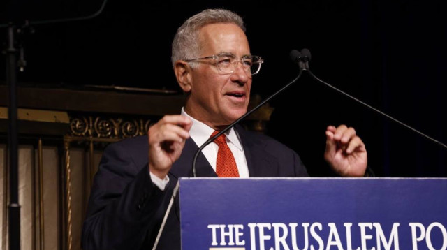 סילבן אדמס בכנס הג'רוזלם םוסט (צילום: מרק ישראל סלם)