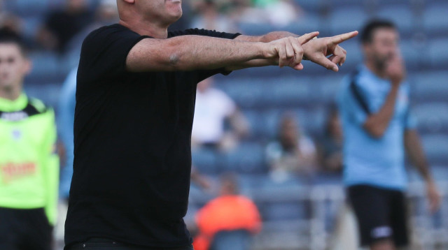 הפועל הרצליה צלחה את מעבר המחוזות. ארז בנודיס (צילום: דני מרון)