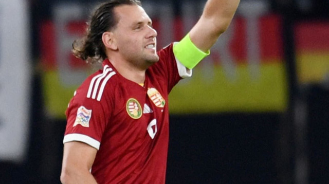 שער ניצחון אדיר בעקב. אדם סלאי (צילום: רויטרס)