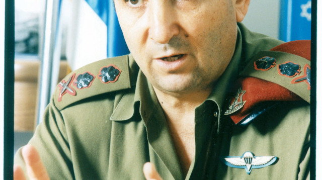 אהוד ברק כרמטכ"ל (צילום: ראובן קסטרו)