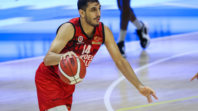 שחקן הפועל ירושלים נועם דוברת (צילום: לירון מולדובן)