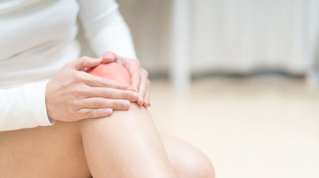 כאבים בהליכה, ואפילו בעמידה, ישיבה ושכיבה (צילום: אינג'אימג')