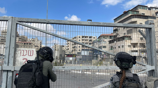 פעילות מג"ב במחנה הפליטים שועפאט (צילום: דוברות המשטרה)