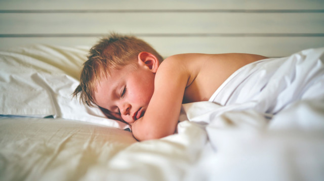 ילד ישן  (צילום: אינג'אימג')