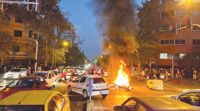 מחאות באיראן (צילום: רויטרס)