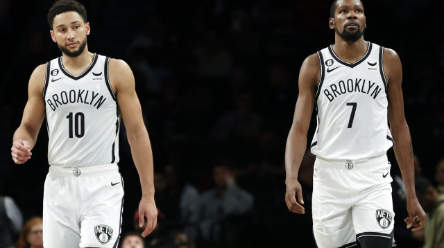 סומך על חברו. דוראנט וסימונס (צילום: GettyImages, Sarah Stier)