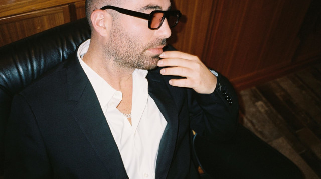 עומר אדם (צילום: סיימון אלמלם)