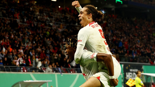 יוסוף פאולסן שחקן לייפציג חוגג (צילום: רויטרס)