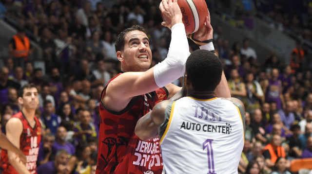 שחקן הפועל ירושלים עוז בלייזר (צילום: ברני ארדוב)