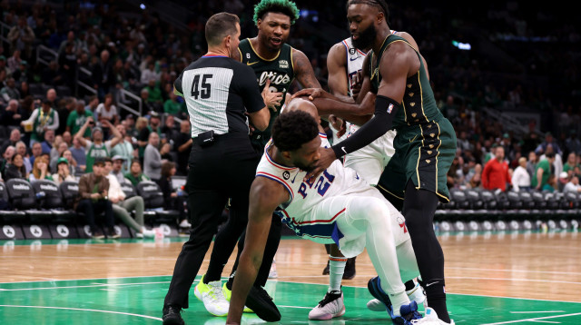 חם בבוסטון. בראון וסמארט מול אמביד (צילום: GettyImages, Maddie Meyer)
