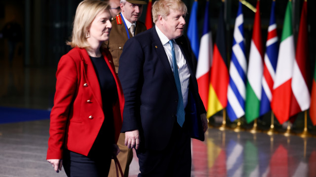 בוריס ג'ונסון, ליז טראס (צילום: REUTERS/Henry Nicholls)