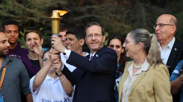 נשיא המדינה יצחק הרצוג פותח את שבוע הספיישל אולימפיקס (צילום: אתר רשמי, פטריסיה בן עזרא)