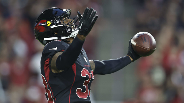 שחקן אריזונה קרדינלס אנטוניו המילטון (צילום: GettyImages, Michael Owens)