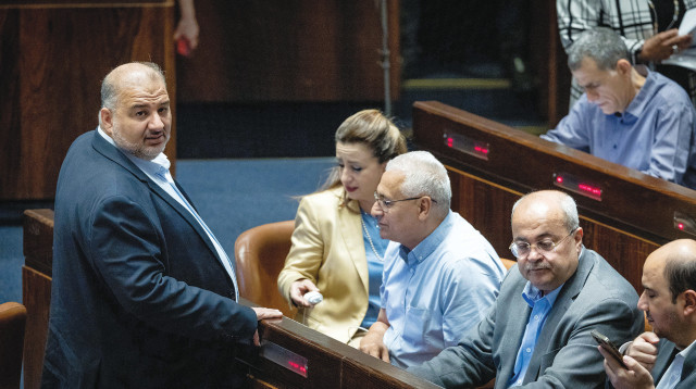 יו"ר רע"מ ח"כ מנסור עבאס בכנסת (צילום: יונתן זינדל, פלאש 90)