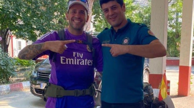 סנטיאגו גרסיה (עם חולצת ריאל מדריד), הספרדי שצעד לקטאר ונעלם (צילום: צילום מסך, אינסטגרם סנטיאגו גרסיה)