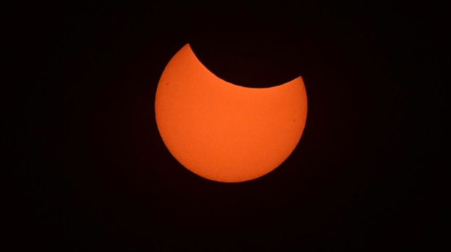 ליקוי החמה כפי שנראה מישראל (צילום: אבשלום ששוני)