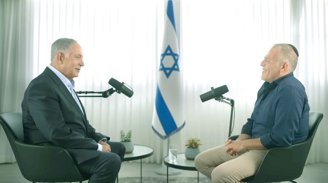 בנימין נתניהו וארא"ל סג"ל בהקלטת הפודקאסט (צילום: צילום מסך)