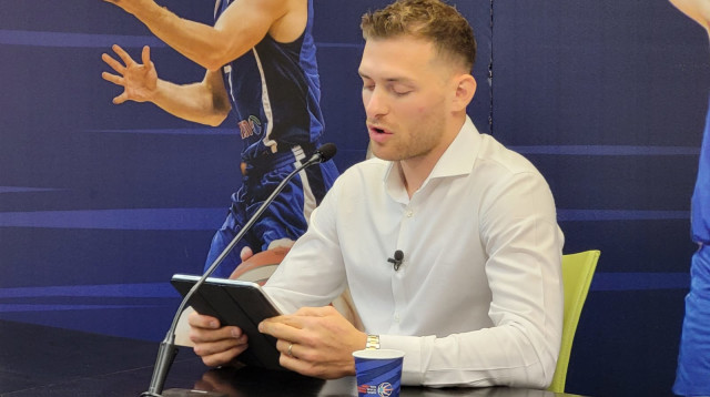 גל מקל מודיע על פרישה מכדורסל (צילום: יותם רונן)