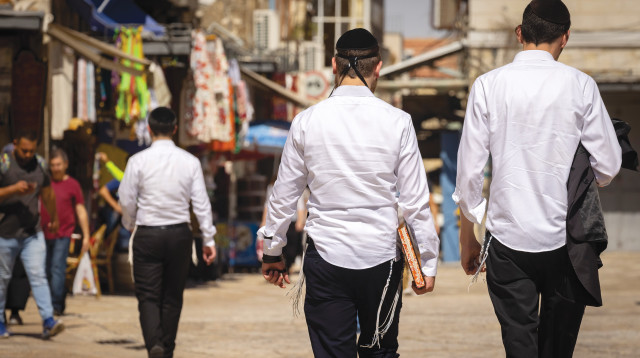 חרדים (צילום: אוליבייה פיטוסי, פלאש 90)