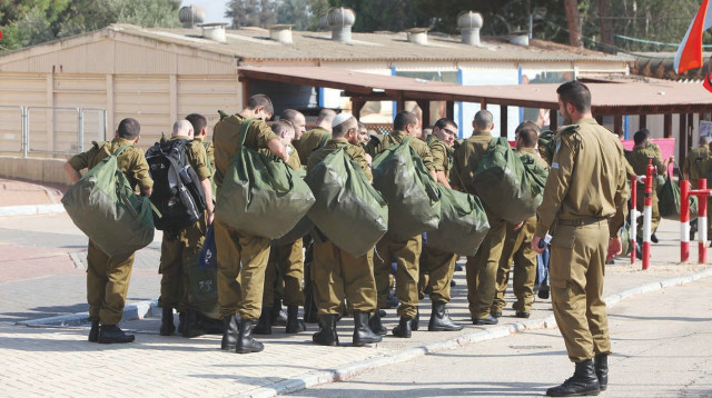 בקו"ם, תל השומר (צילום: אלי דסה)