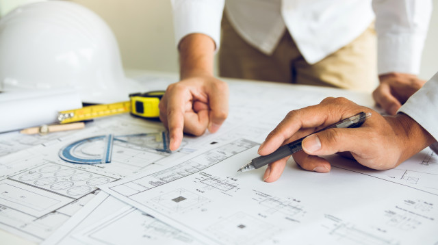 עו"ד ביאן איברהים: איך להוציא רישיון קבלן? (צילום: envato)