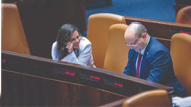 נפתלי בנט, איילת שקד (צילום: יונתן זינדל, פלאש 90)