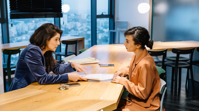 עינת הולנד ויעל שרוני (צילום: אורית פניני)