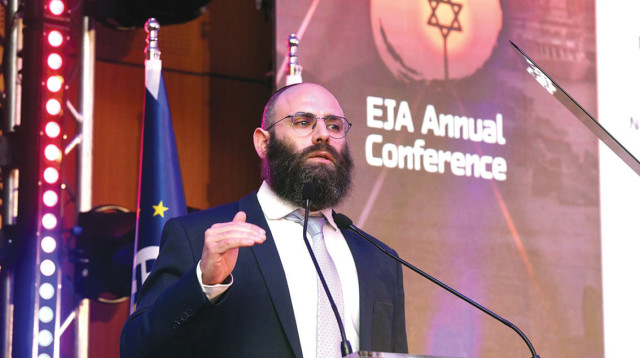 הרב מרגולין בועדה (צילום: יוסי זליגר)