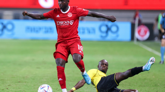 שחקן הפועל תל אביב סינטאיהו סלליך (צילום: דני מרון)