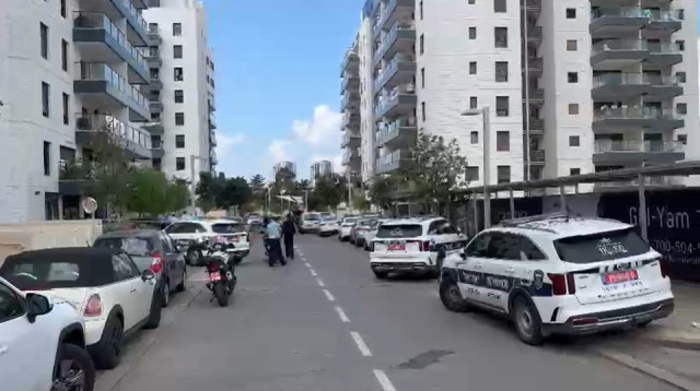 זירת הרצח בהרצליה (צילום: תיעוד מבצעי מד"א)