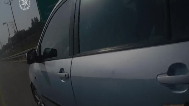 בן 14 נתפס נוהג ברכב (צילום: דוברות המשטרה)