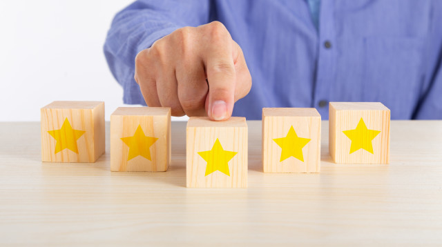 עו"ד: אלה אתרי ההמלצות שאתה חייב להופיע בהם (צילום: envato)