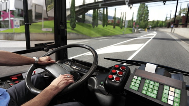 בוטלה שלילה מנהלית לנהג אוטובוס שתועד בעבירת תנועה חמורה (צילום: alejandrosoto gettyimages)