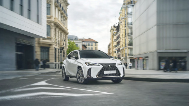 לקסוס UX 250h (צילום: יחצ)