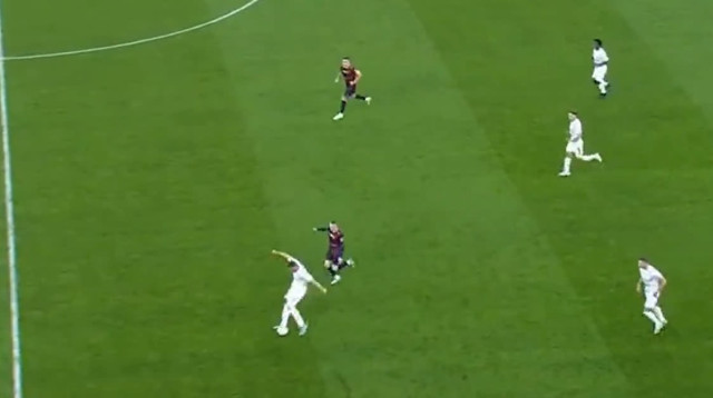 שחקן גורניק זאבז'ה לוקאס פודולסקי (צילום: צילום מסך, מתוך טוויטר)