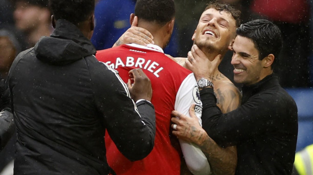 מיקל ארטטה ושחקני ארסנל (צילום: רויטרס)