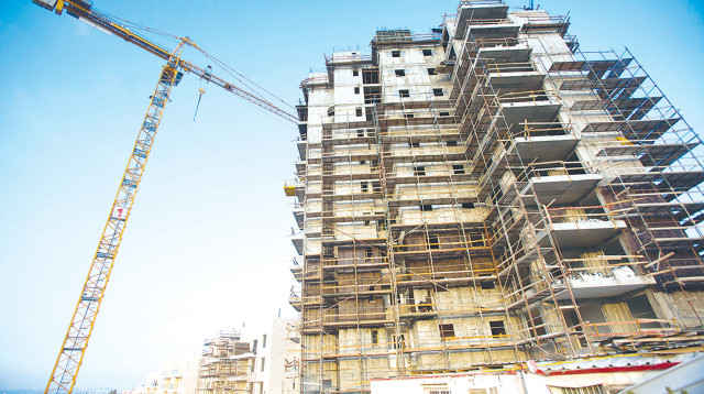 אתר בנייה (צילום: יונתן זינדל)