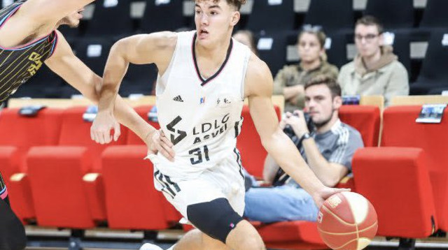 הולך ומשתפר. נועם יעקוב (צילום: אתר רשמי, מתוך האתר של וילרבאן)