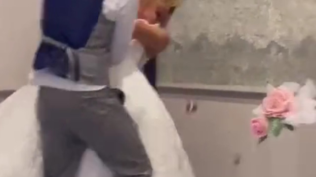 רוב הגולשים טענו שהמעשה ממש לא מצחיק (צילום: מתוך טיקטוק)