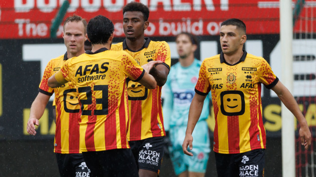 סוף סוף חוגג. מלדה לצד חבריו במכלן (צילום: GettyImages, KURT DESPLENTER/AFP)