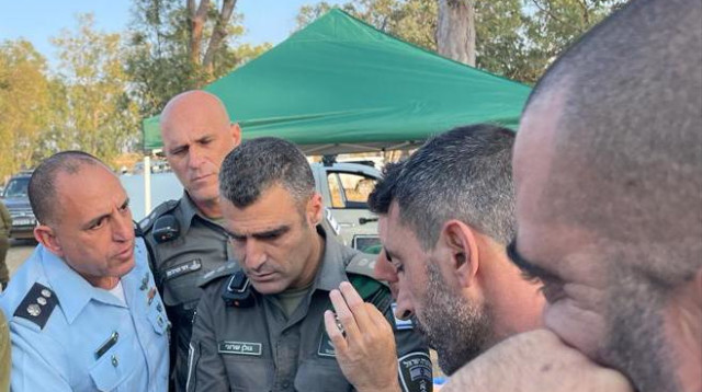 חקירת הגניבה מבסיס צה"ל (צילום: דוברות המשטרה)