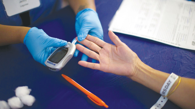 בדיקת סוכרת, אילוסטרציה (צילום: רויטרס)