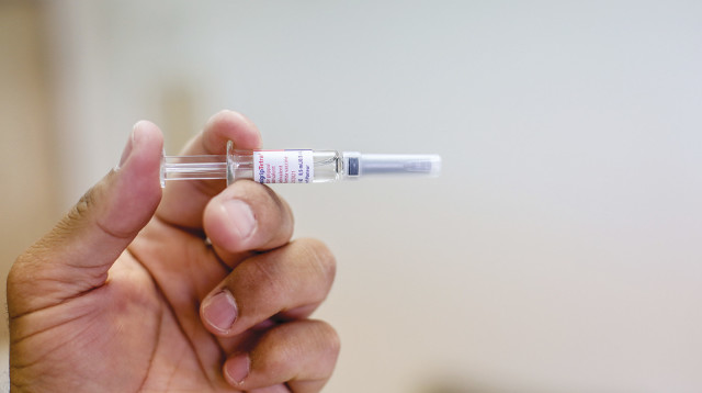 חיסון נגד שפעת (צילום: דויד כהן, פלאש 90)