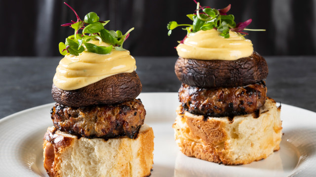 מבורגר סינטה על בריוש, טאטי (צילום: דרור ורסבסקי)