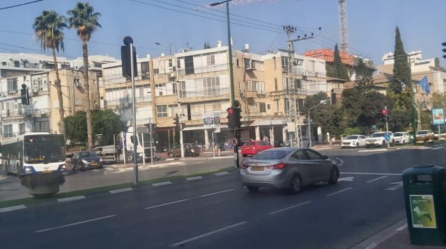 צומת בן גוריון-שדרות ירושלים ברמת גן. כאן תוקם תחנת המטרו (צילום: משה כהן)