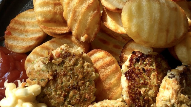 קציצוף עוף חלומיות (צילום: קורל חוטה)