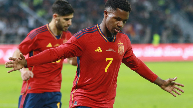 אנסו פאטי, שחקן נבחרת ספרד חוגג (צילום: GettyImages, KHALIL MAZRAAWI/afp/AFP)