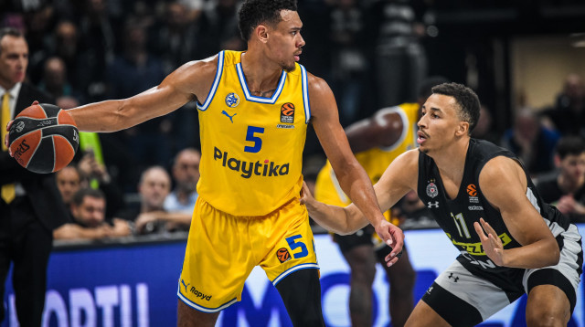 שוב נראה טוב. בולדווין (צילום: אתר רשמי, Dragana Stjepanović)