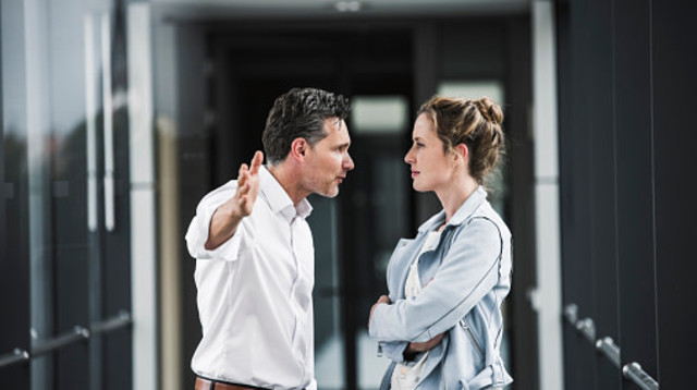 תככים ומזימות: איך מפרידים כוחות בין בעלי מניות? (צילום: Westend61 gettyimages)