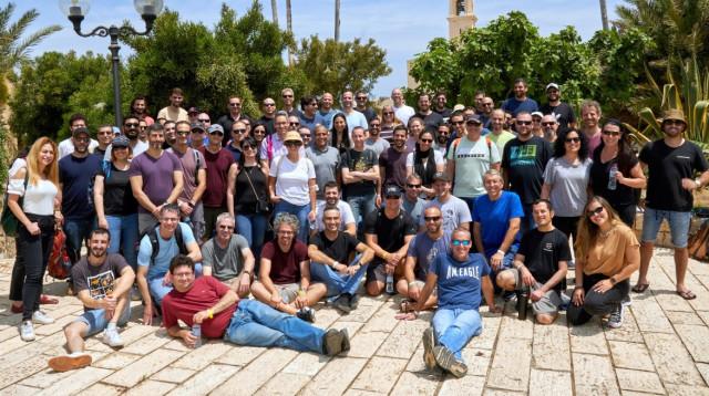 עובדי אוטוטוקס (צילום: אילן לכיש)